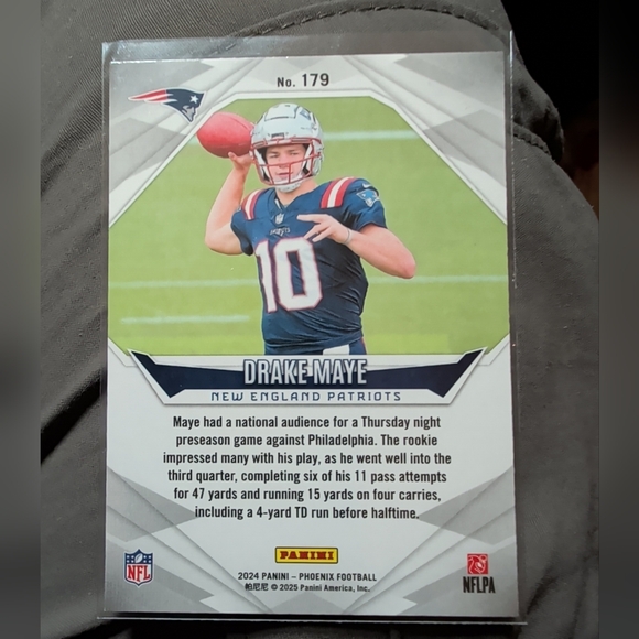 Drake Maye- 2024 Panini Phoenix - Rookies  #179 Purple (RC) - Picture 2 of 2